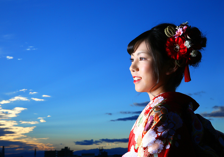 さいたま市大宮のフォトスタジオラヴューでは屋上のガーデンスタジオでは夕日を背景での撮影もしています。